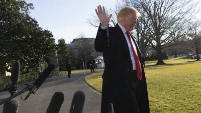 Дональд Трамп - От Трампа потребовали дать показания по делу об импичменте под присягой - iz.ru - США
