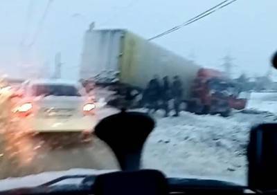 В ДТП с фурой на выезде из Рязани погибли два человека - ya62.ru - Рязань