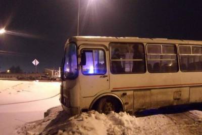 В Марий Эл автобус сбил пешехода и столкнулся с автомашиной - mk.ru - респ. Марий Эл
