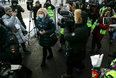 Алексей Навальный - Екатерина Фролова - Игнат Артеменко - Началось заседание по делу о клевете в отношении Навального - mk.ru - Москва