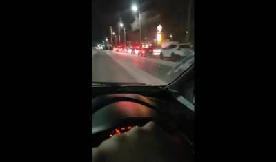 Видео дня: на Дальнем Востоке место в очереди на заправку стоит 1000 рублей - newizv.ru - Хабаровский край - Хабаровск