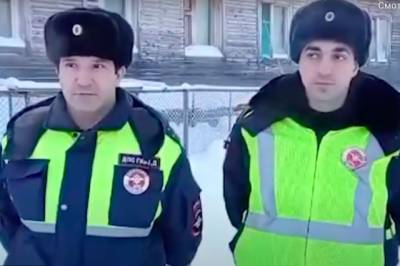 Владимир Колокольцев - Ирина Волк - Колокольцев наградил полицейских, спасших людей при пожаре в ЯНАО - aif.ru - окр. Янао
