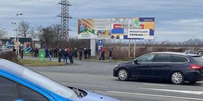Протесты против повышения тарифов в Украине 5.02.2021 - Перекрыли трассы Киев-Чоп и Киев-Харьков - ТЕЛЕГРАФ - telegraf.com.ua - Киев - Харьков - Закарпатская обл. - Полтавская обл. - Ужгород - Лубны - Тарифы
