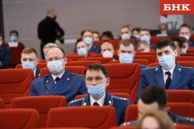 Виктор Бобыря - Николай Егоров - Прокуратура Коми предложила выдавать сиротам жилищные сертификаты - bnkomi.ru - респ. Коми