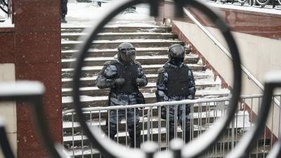 Дмитрий Песков - В Кремле напомнили об опасности проведения массовых акций в период пандемии - iz.ru