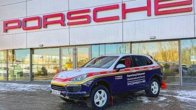 Porsche Cayenne - Максим Кирпилёв выступит на машине в раскраске легендарной дакаровской Porsche - autosport.com.ru