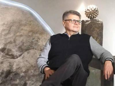 Владимир Зеленский - Ирина Бережная - Пинчук: Галстук и свитер Зеленского я подарил Фуксману, мужу Бережной - gordonua.com