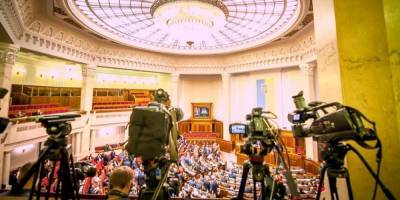 Роман Лозинский - В Голосе предложил закрыть сотрудникам NewsOne, 112 и ZIK доступ в Верховную Раду - nv.ua - Голос