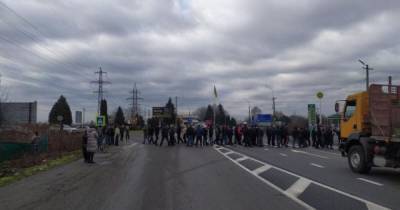 На Закарпатье протестующие заблокировали две автодороги (ВИДЕО) - dsnews.ua