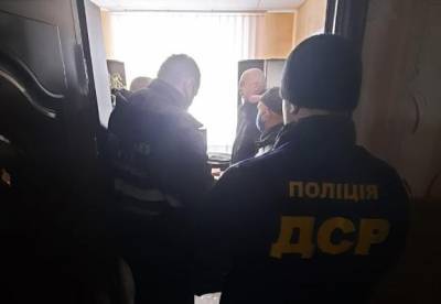 На Черниговщине глава сельсовета требовал 100 тысяч гривен у фермера - news.bigmir.net - Черниговская обл.