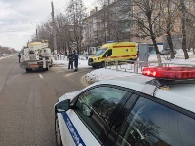 В Твери сбили пешехода, перебегавшего дорогу в неположенном месте - afanasy.biz - Тверь