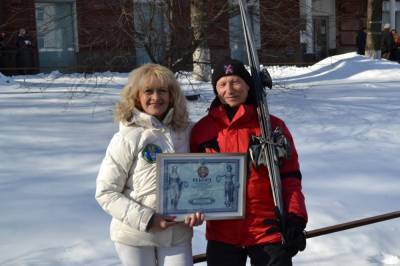Лана Ветрова - В Буковеле 87-летний лыжник-любитель установил рекорд Украины - zik.ua - Черкассы