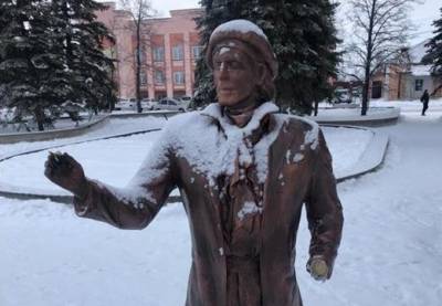 На Южном Урале вандалы сломали скульптуру на центральной площади города - nakanune.ru