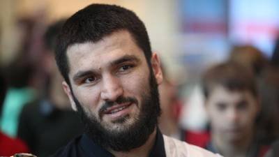 Артур Бетербиев - Непобежденный боксер Бетербиев рассказал о значимости турнира «Короли ринга» - iz.ru