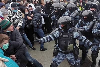 СПЧ: на незаконных акциях было 22 случая нападения на полицейских - tvc.ru