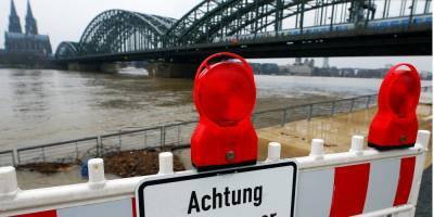 В зоне бедствия Кельн. В Германии вышли из берегов крупные реки, затопило несколько земель — фоторепортаж - nv.ua - Германия