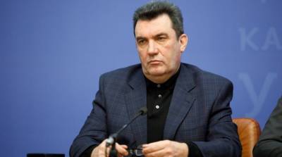 Алексей Данилов - Валентин Гладких - Санкции против трех телеканалов отменить невозможно – Данилов - ru.slovoidilo.ua