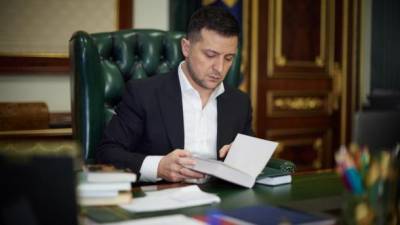 Владимир Зеленский - Борис Акунин - Михаил Булгаков - "Бред космического масштаба": Зеленский о "запрете" в Украине произведений Булгакова и Акунина - ru.espreso.tv - Киев - Крым - Запрет