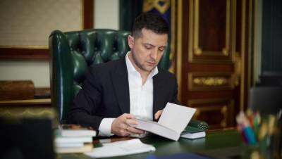 Владимир Зеленский - Тарас Козак - Зарабатывали на войне и говорили о тарифном геноциде: Зеленский упрекнул ОПЗЖ в работе на Россию - 24tv.ua - Новости