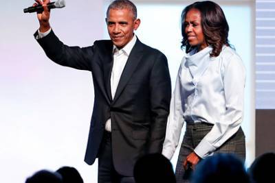 Барак Обама - Мишель Обама - Netflix запустит проекты с семьей Обамы - lenta.ru - США