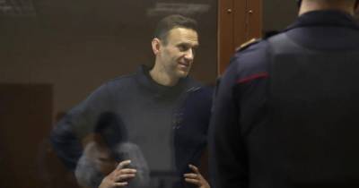Алексей Навальный - Новый суд над Навальным: политик не признал свою вину и отказался извиняться перед ветераном - focus.ua - Москва - Берлин