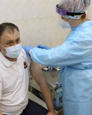 Илья Середюк - Илья Середюк поставил вторую прививку от коронавируса - gazeta.a42.ru