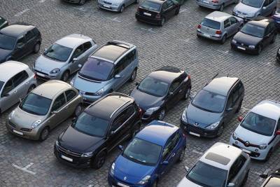 Егор Редин - Юристы дали рекомендации по борьбе с нарушителями правил парковки во дворах - pravda-tv.ru