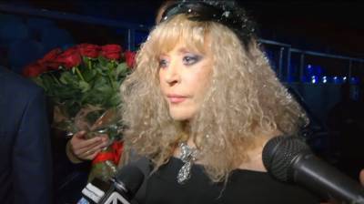 Алла Пугачева - 71-летняя Пугачева сразила видом в роковом красном, фото нестареющей примы: "А ведь раньше Алла..." - sport.politeka.net