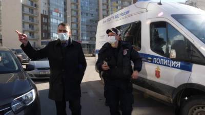 В Петербурге полиция пришла с обысками к семи активистам - piter.tv - Санкт-Петербург