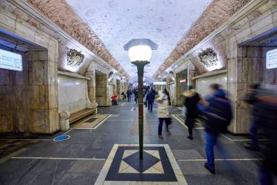 Пассажиропоток в столичном метро превысил шесть миллионов человек - m24.ru - Москва