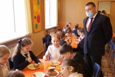 Глава Мичуринска лично проверил, как кормят школьников - tambov.mk.ru - Мичуринск
