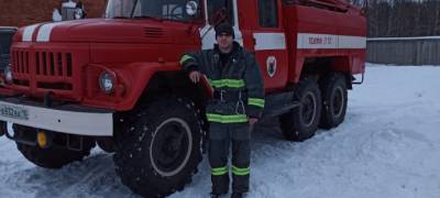 "Он отрезал ремень безопасности в покорёженной машине": Пожарный Карелии спас пострадавшую в ДТП женщину - stolicaonego.ru - Петрозаводск - республика Карелия