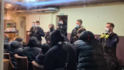 И снова нарушение карантина: полиция закрыла бар и забрала с собой ключи - germania.one - Берлин