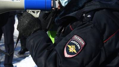 Алексей Навальный - Форму сотрудника полиции изъяли у участника незаконной акции в Петербурге - 5-tv.ru - Ленинградская обл. - Санкт-Петербург