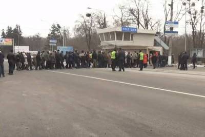 На Украине протестующие против повышения тарифов перекрыли трассу Киев – Харьков - actualnews.org - Киев - Харьков - Полтавская обл.