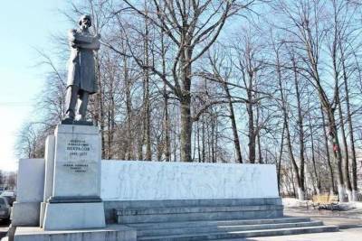 В Ярославской области странно издали своих поэтов - yar.mk.ru - Ярославская обл. - Ярославль