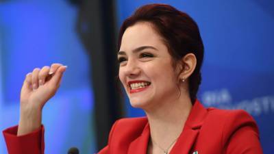 Алина Загитова - Евгения Медведева - Медведева выразила желание стать тренером после окончания карьеры фигуристки - russian.rt.com