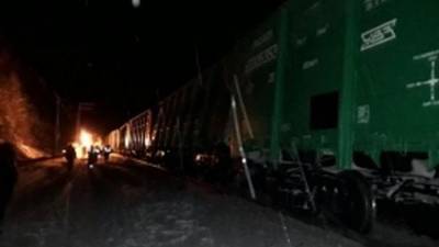 В Забайкалье с рельсов сошли 16 вагонов грузового поезда - iz.ru - Забайкальский край