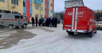 Двое взрослых и ребенок погибли при пожаре в Магаданской области - ren.tv - Магаданская обл.
