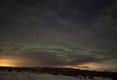 Выборг скрыл северное сияние за облаками, но зато показал световые столбы - online47.ru - Выборг