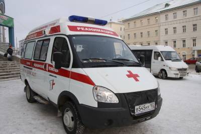 Уборщики снега на крыше морга в Уфе сбросили снежную лавину на живых женщин - ufa.mk.ru - Башкирия - Уфа