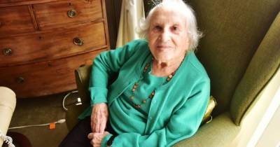 Адольф Гитлер - 101-летняя экс-соседка Гитлера раскрыла секреты своего долголетия - ren.tv - Англия
