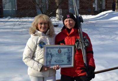Лана Ветрова - Житель Черкасс в 87 лет на лыжах установил рекорд в Буковеле - facenews.ua - Украина - Черкассы