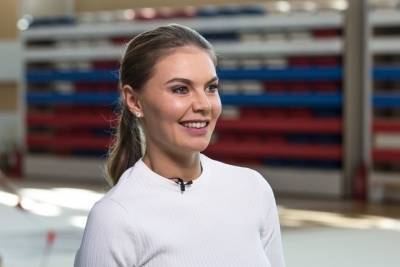 Алина Кабаева - Батыршина объяснила публикацию фото Алины Кабаевой с детьми - mk.ru