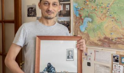 Алексей Навальный - Дмитрий Марков - Фотограф Дмитрий Марков продал свой снимок из ОВД за 2 млн рублей - newizv.ru