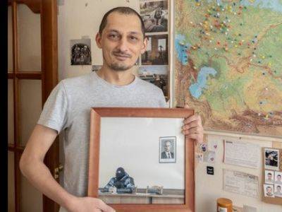 Владимир Путин - Алексей Навальный - Дмитрий Марков - Фото-символ протеста продано на аукционе за 2 миллиона рублей - kasparov.ru - Москва - Псков