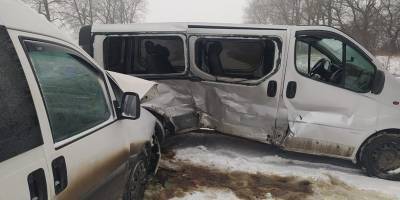 В Тернопольской области возле села Зеленая произошло ДТП с пострадавшими, один из детей в тяжелом состоянии, фото - ТЕЛЕГРАФ - telegraf.com.ua - Тернопольская обл.
