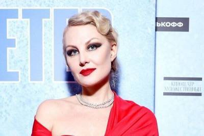 Рената Литвинова - Вот увидите: дочь Ренаты Литвиновой «переплюнет» маму - skuke.net