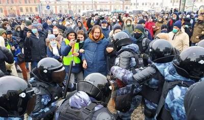 "Дождь": полиция начала вычислять участников протестов по камерам наблюдения - newizv.ru