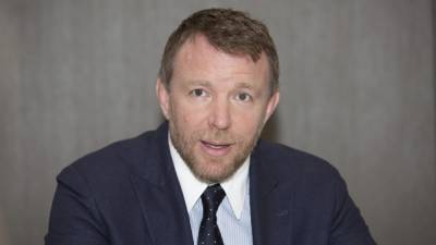 Гай Ричи - Гая Ричи раскритиковали после обращения за господдержкой его сети пабов - inforeactor.ru - Англия - Лондон